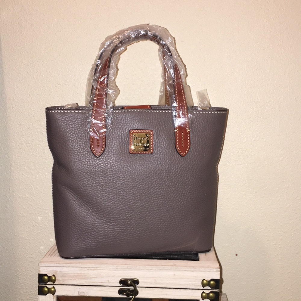 Dooney & Bourke 👜
